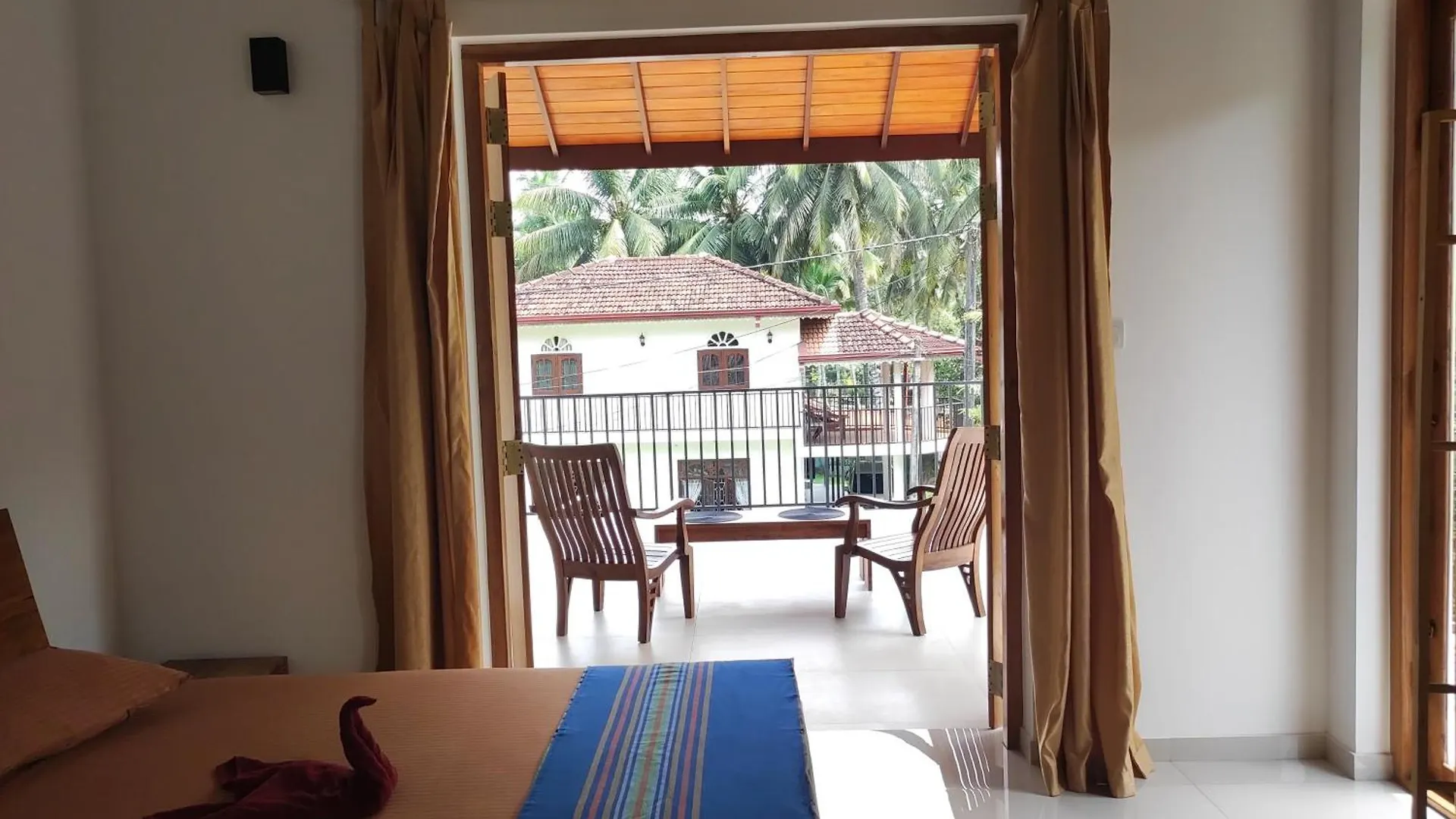 Rum i privatbostad Parrot Paradise Negombo